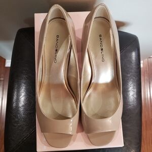 New Bandolino Natural Peep Toe Heels - Size 8
